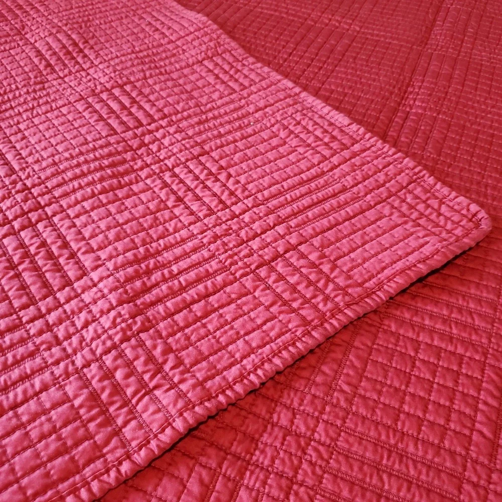 Queen Cotton Sateen Quilted Bed Cover Burgundy Red Geometric Grid Bedspread